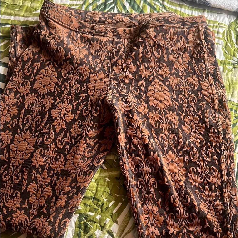 Hue Stretch Floral Patterned Pants Size Medium